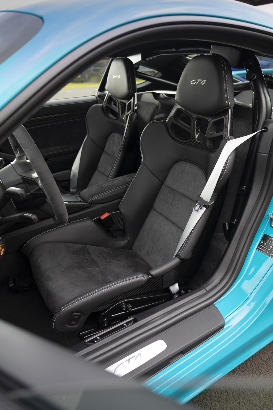 Интерьер Porsche 718 Cayman GT4 (982C) 2019 года  (WW) (фото 185 из 190)